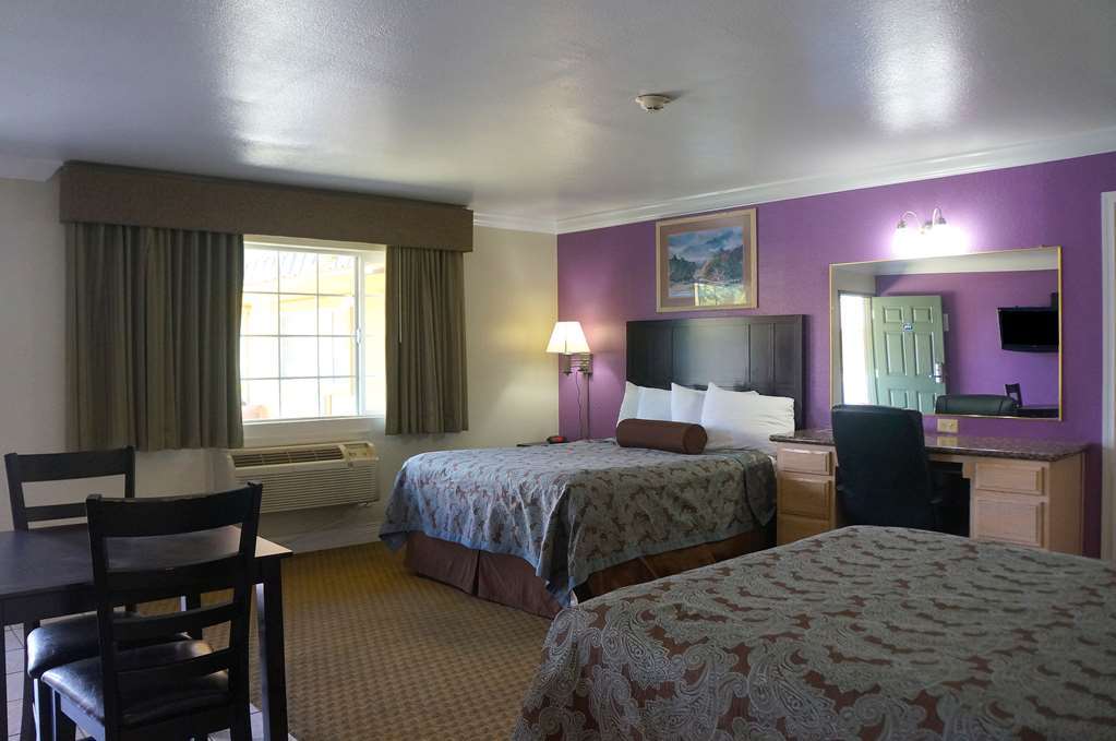 Rodeo Lodge Clovis Quarto foto