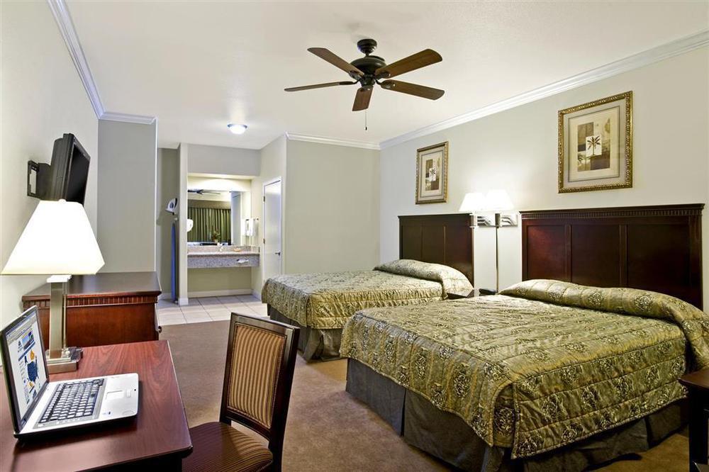 Rodeo Lodge Clovis Quarto foto